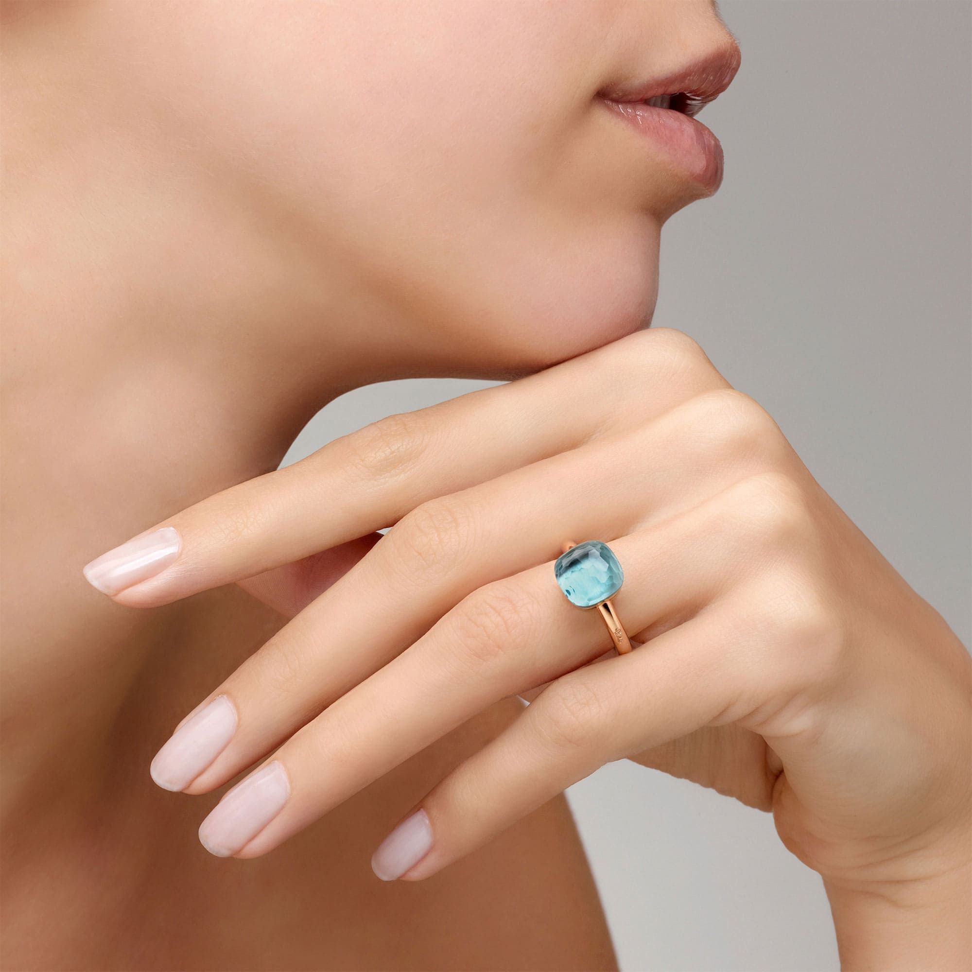 Pomellato Ring Nudo Classic mit blauem Topas bei Juwelier Jasper in Lippstadt