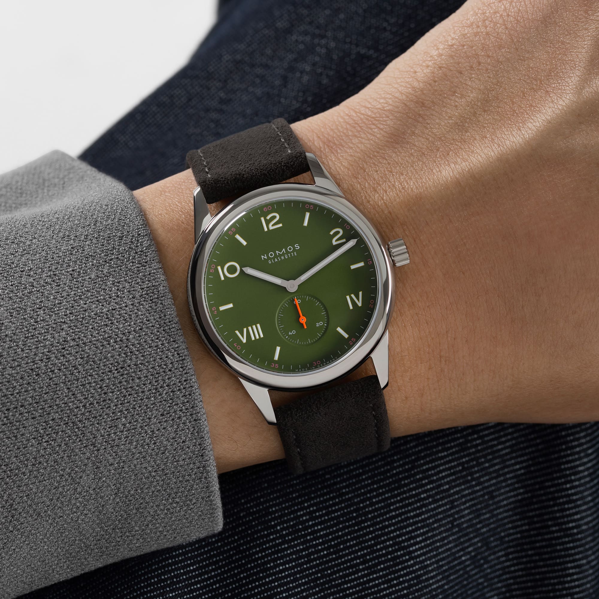 NOMOS Glashütte Club Campus 38 All Olive - Saphirglasboden bei Juwelier Jasper in Lippstadt